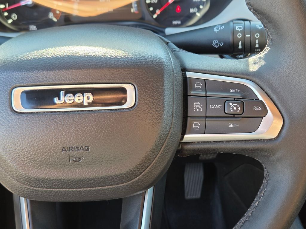 Used 2025 Jeep Compass Limited AWD/4WD image 26