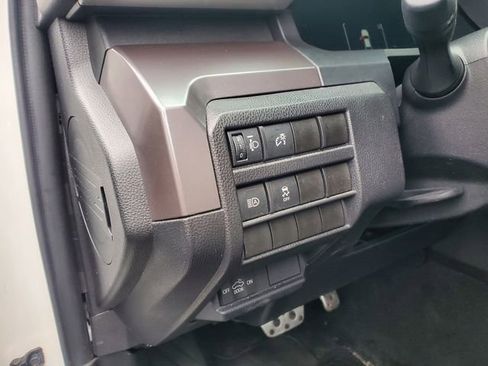 Used 2025 Toyota Tacoma TRD Sport image 18