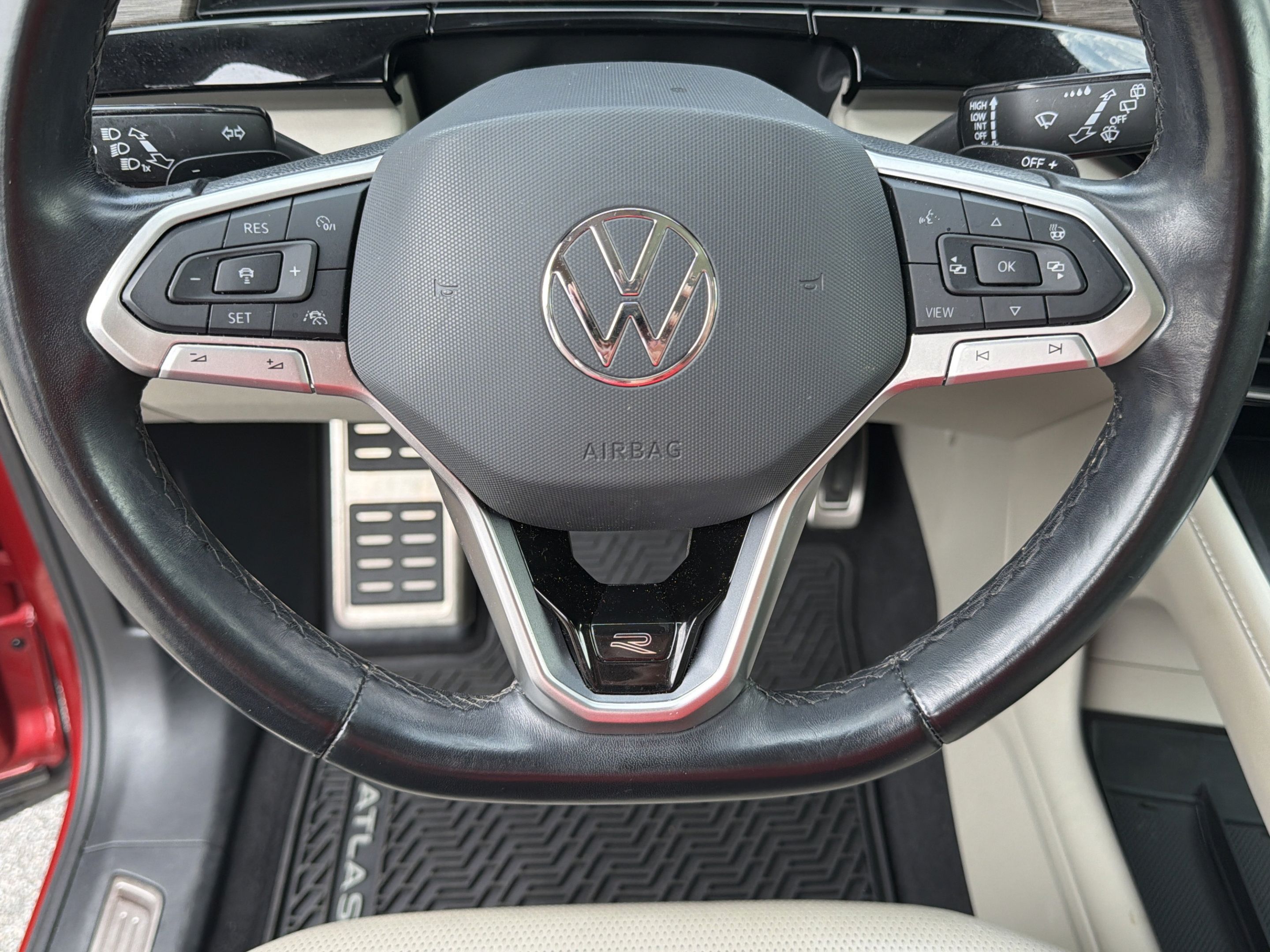 Used 2024 Volkswagen Atlas SEL Premium R-Line AWD/4WD image 18