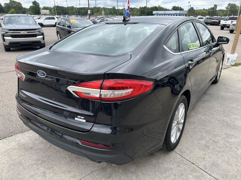 Used 2020 Ford Fusion SE FWD image 5