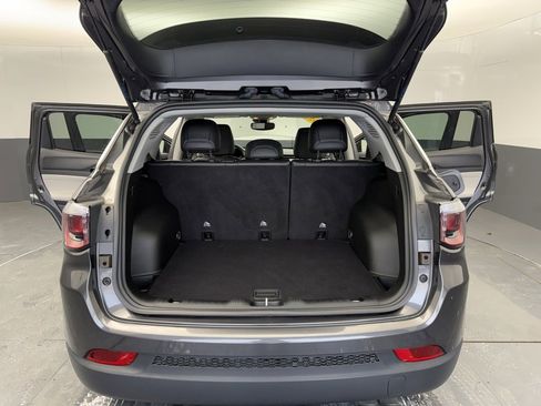 Used 2022 Jeep Compass Limited image 7