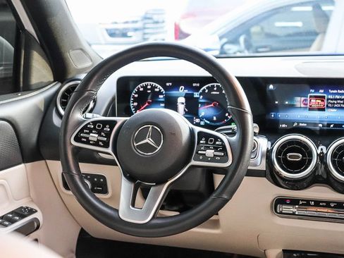 Used 2021 Mercedes-Benz GLB 250 image 17