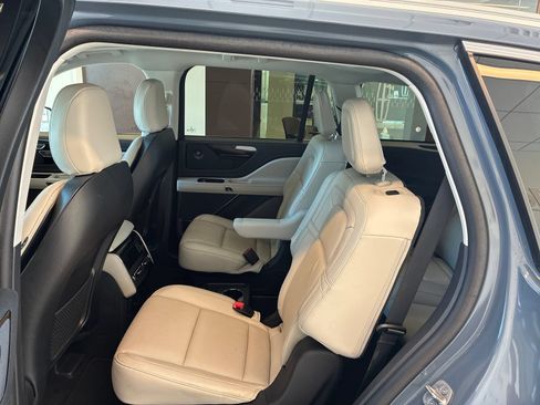 Certified 2025 Lincoln Aviator Reserve AWD/4WD image 11