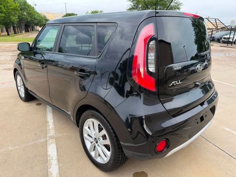 Used 2018 Kia Soul + w/ + Primo LIT Package FWD image 7