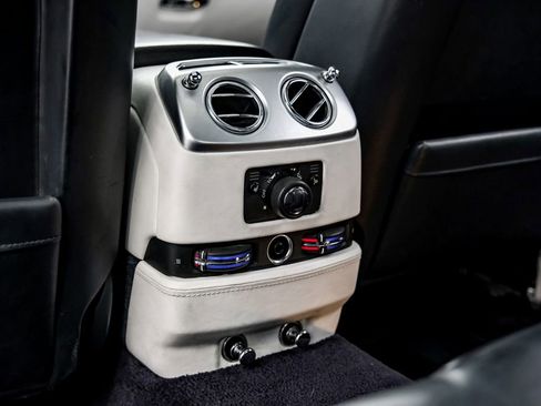 Used 2019 Rolls-Royce Ghost image 52