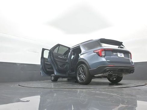 New 2026 Ford Explorer ST image 28