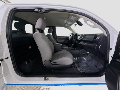 Used 2022 Toyota Tacoma SR image 22