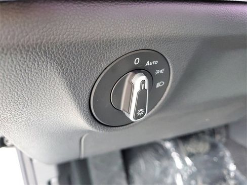 New 2025 Volkswagen Jetta SEL image 21