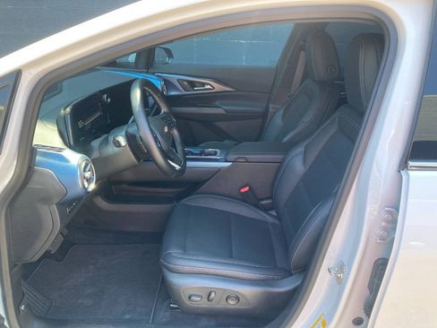 Used 2024 Chevrolet Equinox EV LT FWD image 9