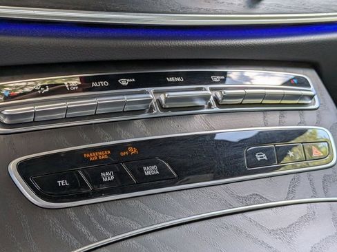 Used 2022 Mercedes-Benz E 350 Sedan image 9
