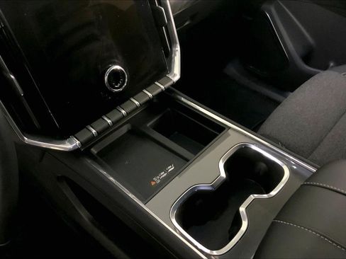 Used 2025 GMC Acadia Elevation FWD image 17