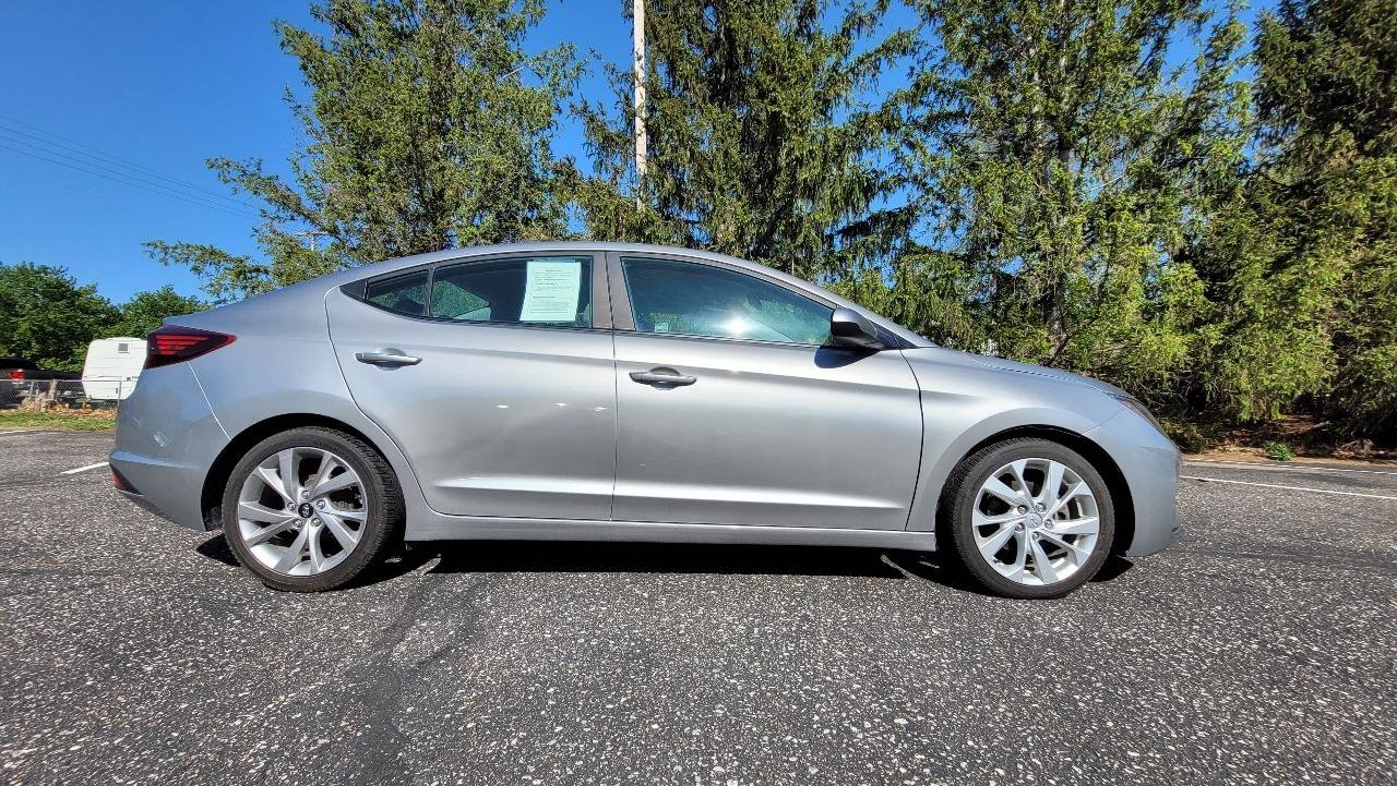Used 2020 Hyundai Elantra SE FWD image 6