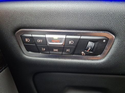 Used 2021 BMW X7 xDrive40i w/ Premium Package image 25