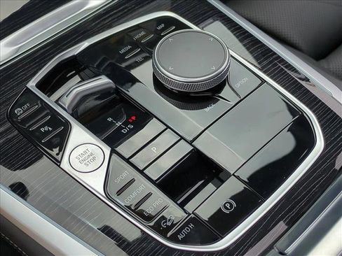 Used 2026 BMW X5 xDrive40i w/ M Sport Package image 11