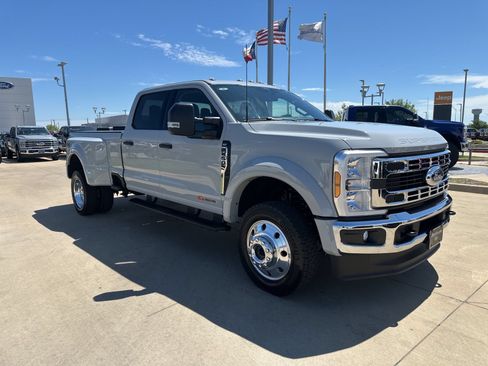 Used 2026 Ford F450 XLT w/ FX4 Off-Road Package AWD/4WD image 8