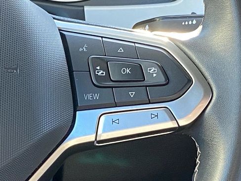 Used 2021 Volkswagen Atlas Cross Sport SE w/ Panoramic Sunroof Package image 6