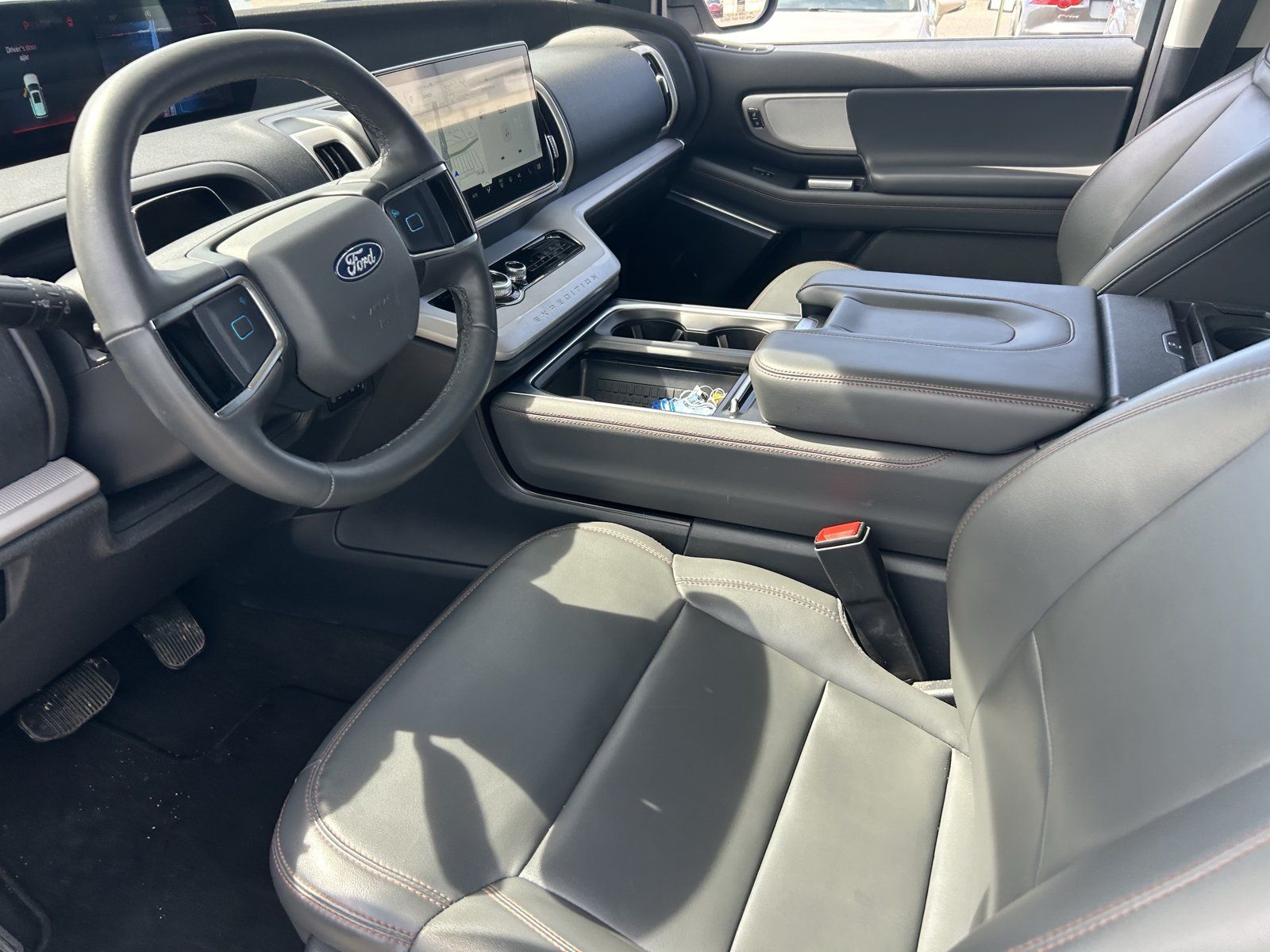 Used 2025 Ford Expedition Max Active AWD/4WD image 14