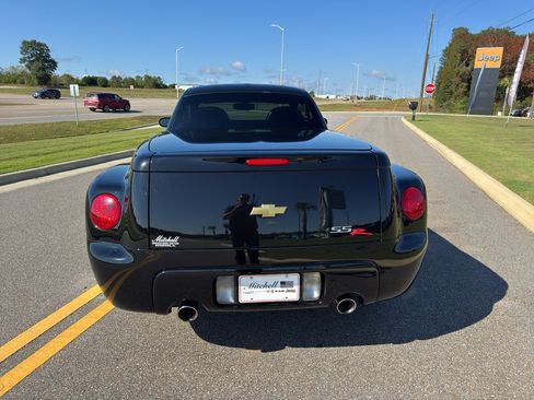 Used 2004 Chevrolet SSR w/ Preferred Equipment Group image 10