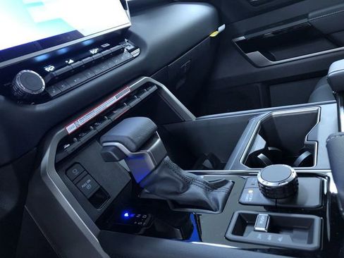 New 2026 Toyota Tundra Limited AWD/4WD image 24