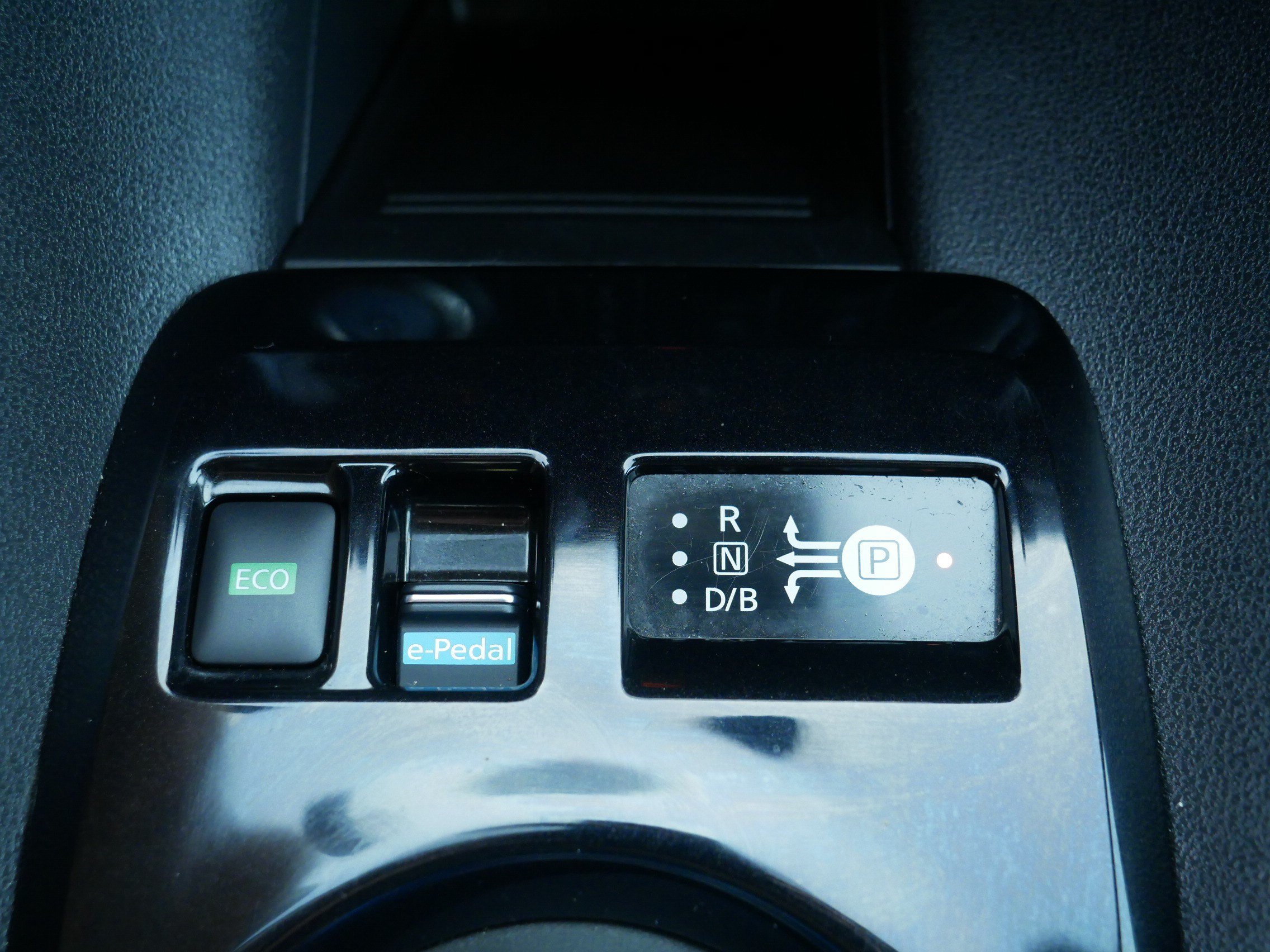 Certified 2025 Nissan Leaf SV Plus FWD image 32