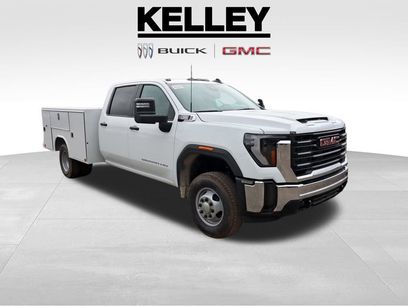 New 2025 GMC Sierra 3500 Pro w/ Convenience Package