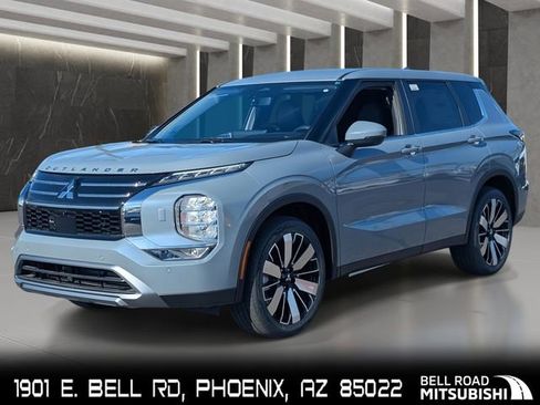 New 2026 Mitsubishi Outlander SE image 1