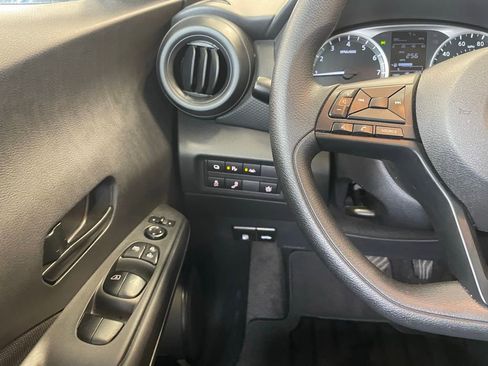 Used 2024 Nissan Kicks S image 12