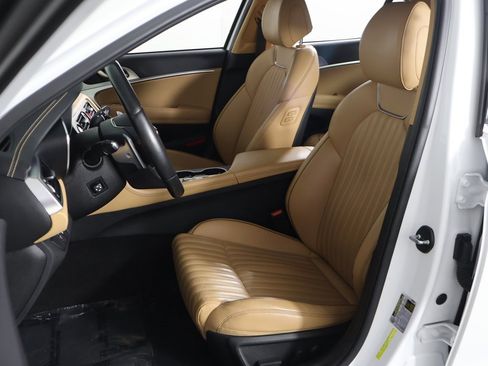 Used 2022 Genesis G70 2.0T w/ Prestige Package image 31