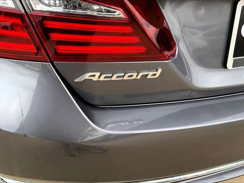 Used 2016 Honda Accord LX image 30