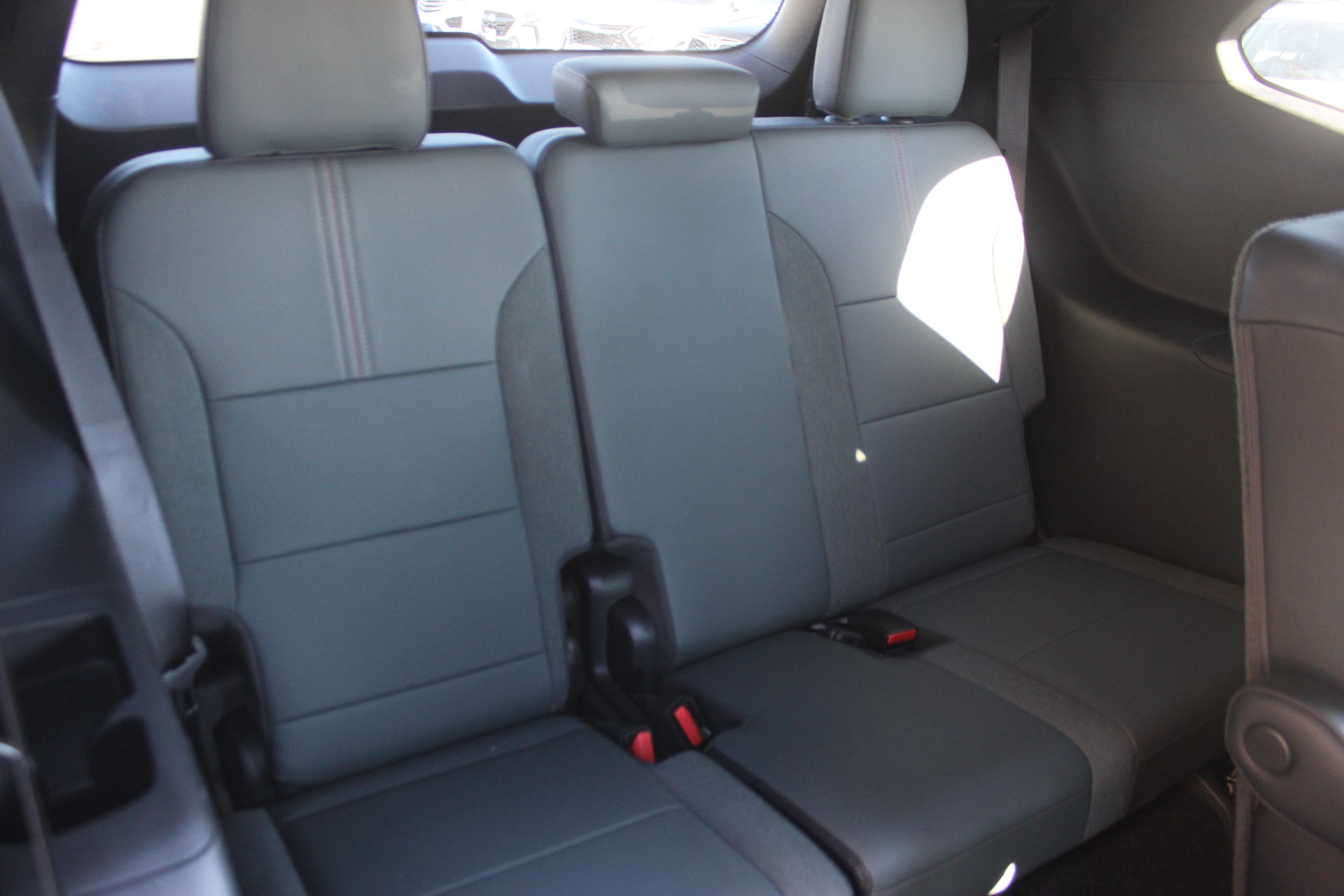 Used 2024 GMC Acadia AT4 w/ Super Cruise Package AWD/4WD image 36
