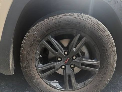 Used 2022 GMC Terrain AT4 AWD/4WD image 6