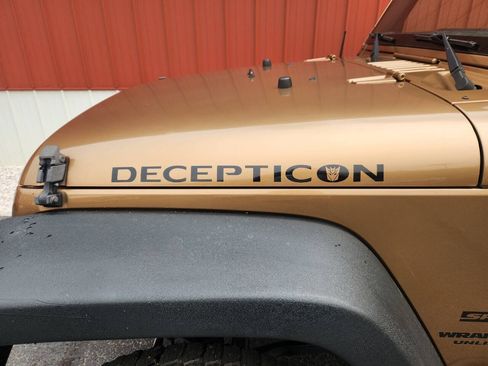 Used 2015 Jeep Wrangler Unlimited Sport w/ Quick Order Package 24S AWD/4WD image 6