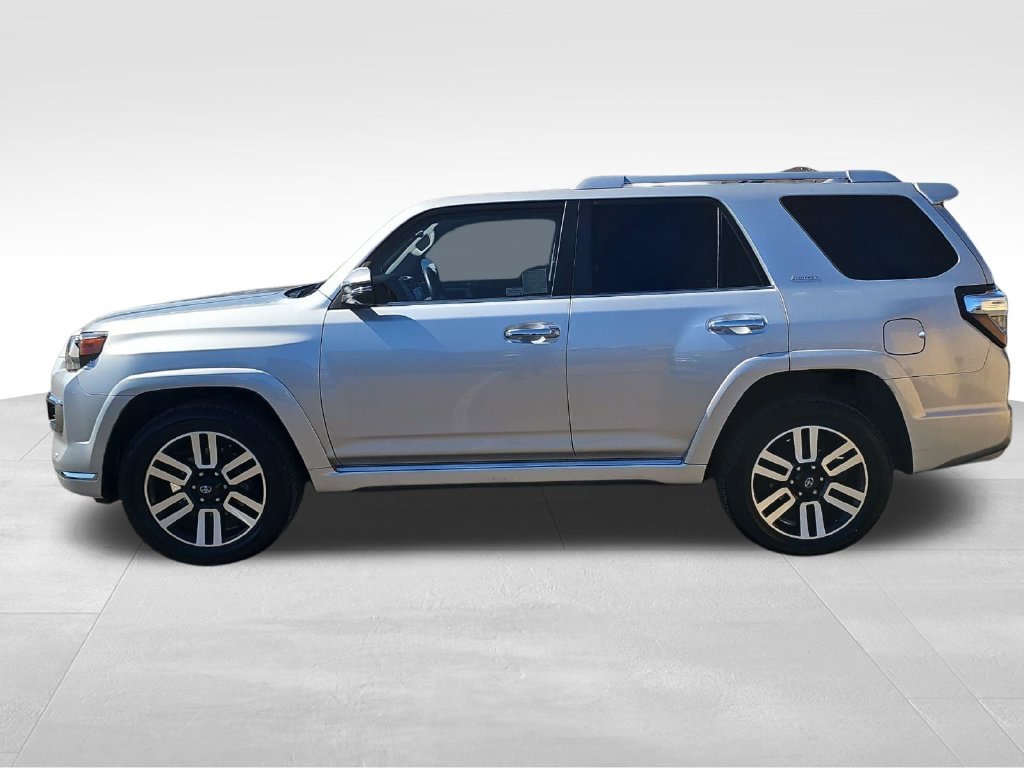 Used 2022 Toyota 4Runner Limited AWD/4WD image 6