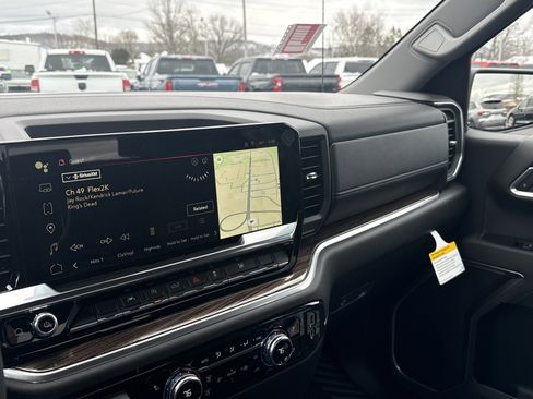 New 2026 GMC Sierra 1500 Elevation image 25