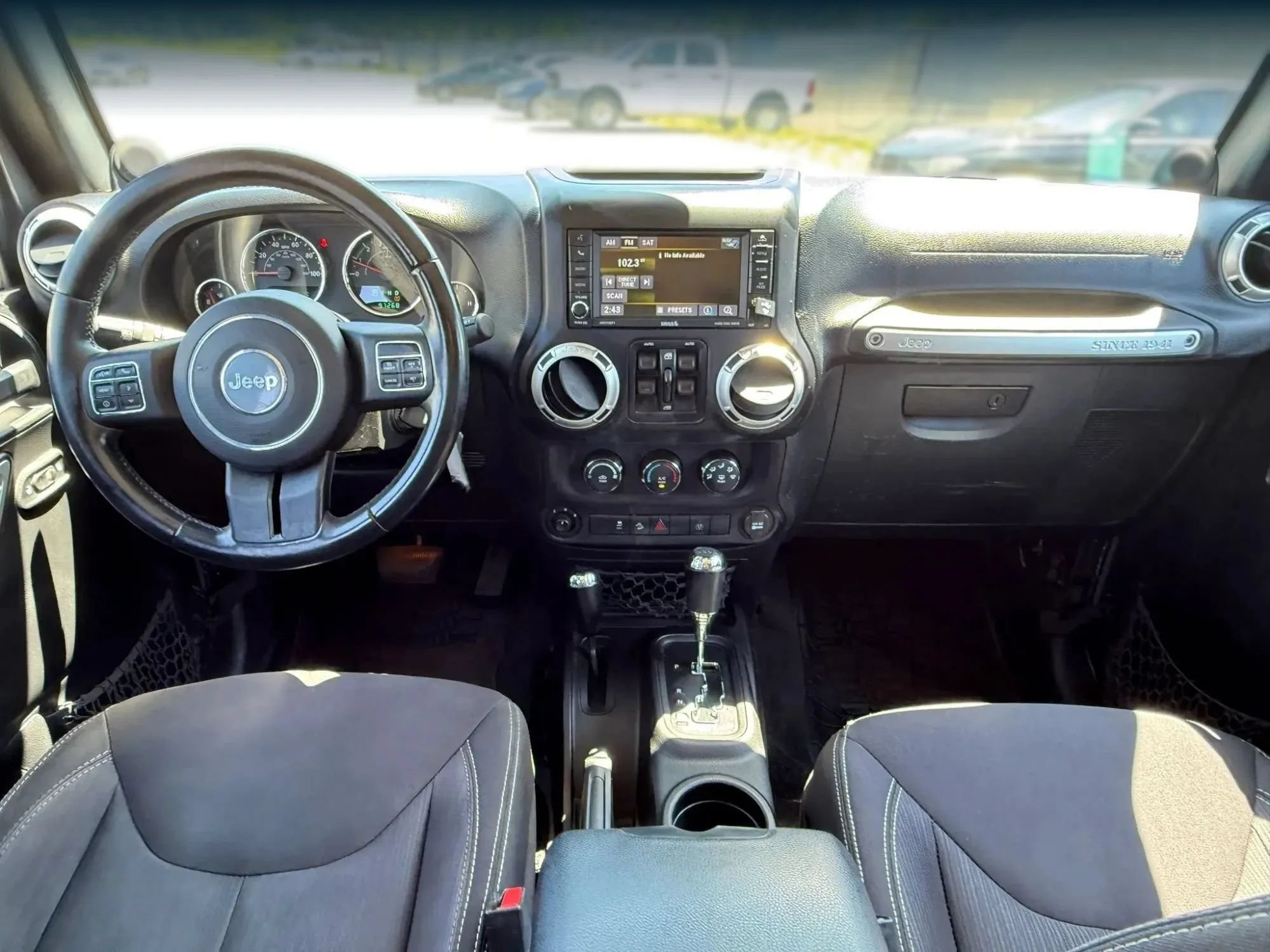 Used 2014 Jeep Wrangler Unlimited Sahara w/ Connectivity Group AWD/4WD image 3