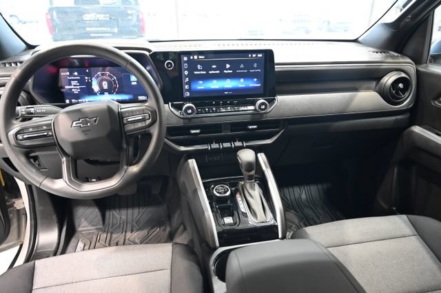 Used 2026 Chevrolet Colorado Trail Boss AWD/4WD image 14