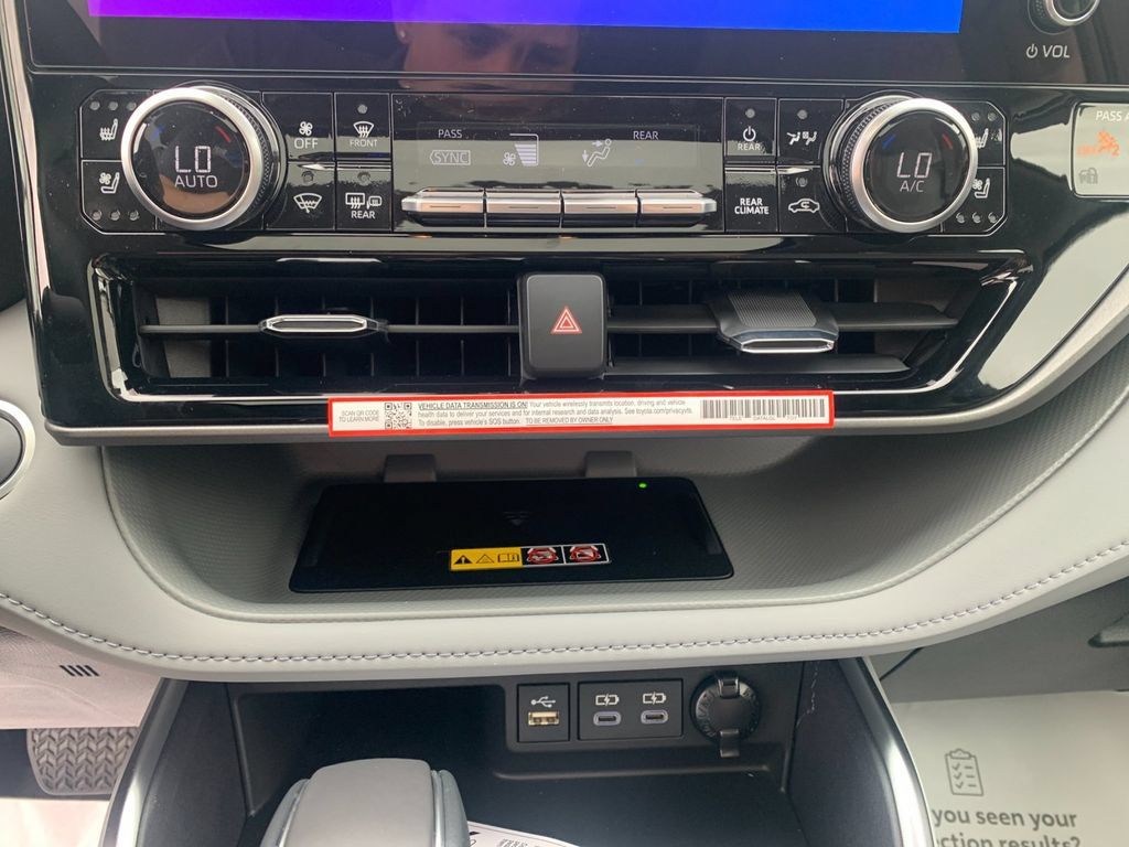 New 2026 Toyota Highlander Limited AWD/4WD image 25