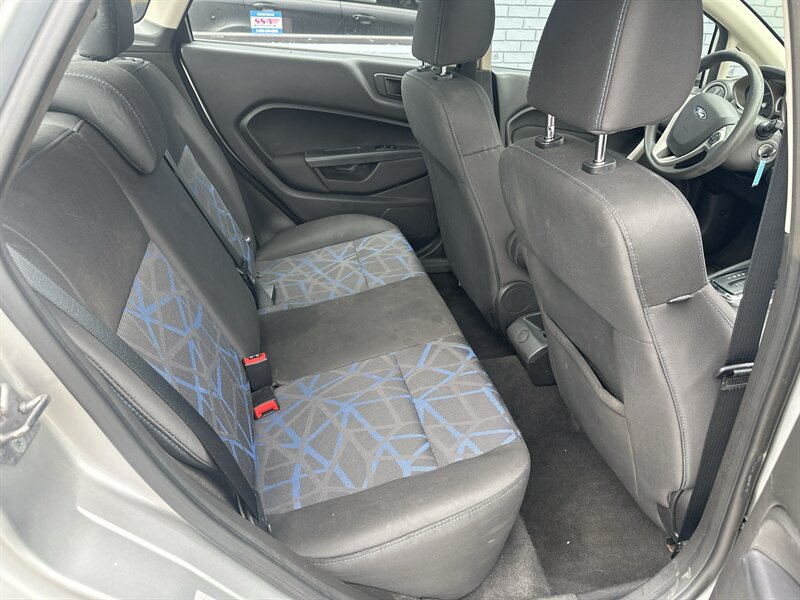 Used 2013 Ford Fiesta SE w/ Super Fuel Economy Pkg FWD image 11