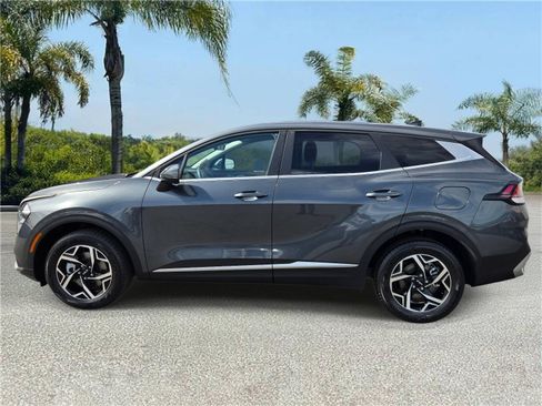 Used 2023 Kia Sportage LX image 2