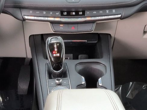 Used 2021 Cadillac XT4 Luxury FWD image 19