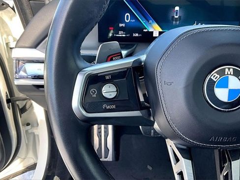 Used 2023 BMW 760i xDrive image 19