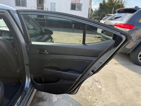 Used 2018 Hyundai Elantra Sport image 23