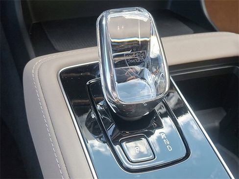 New 2026 Volvo XC90 B6 Plus w/ Protection Package Premier image 8