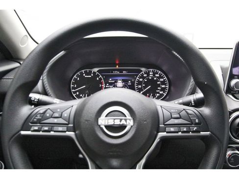 Used 2024 Nissan Sentra SV FWD image 13