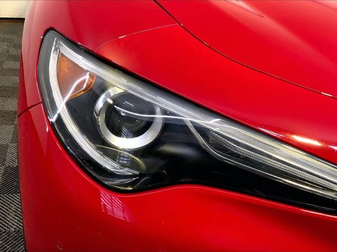 Used 2018 Alfa Romeo Stelvio AWD image 27