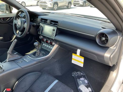 New 2025 Toyota GR86 Premium image 15