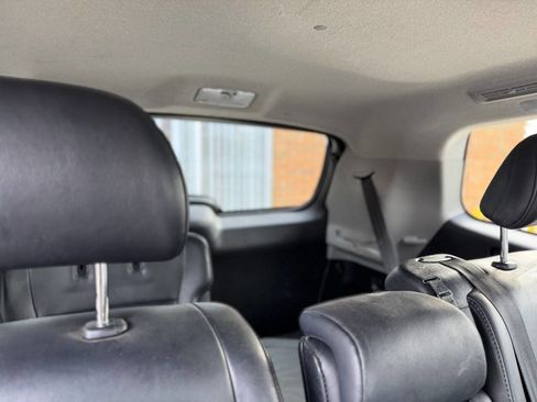 Used 2012 Toyota Highlander SE w/ Tow Pkg image 13