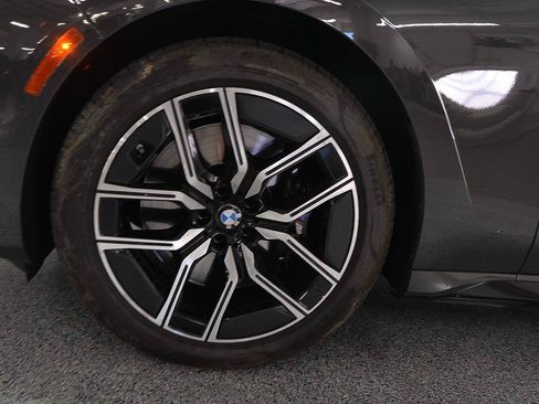 Used 2023 BMW 740i RWD image 5