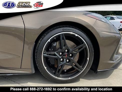 Used 2021 Chevrolet Corvette Stingray w/ Z51 Performance Package image 9