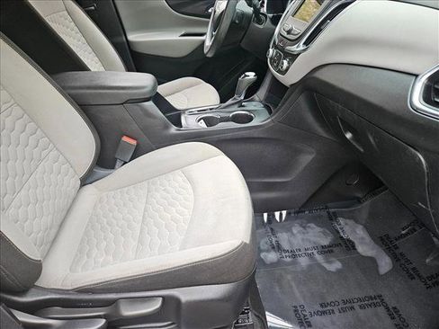 Used 2019 Chevrolet Equinox LS image 16